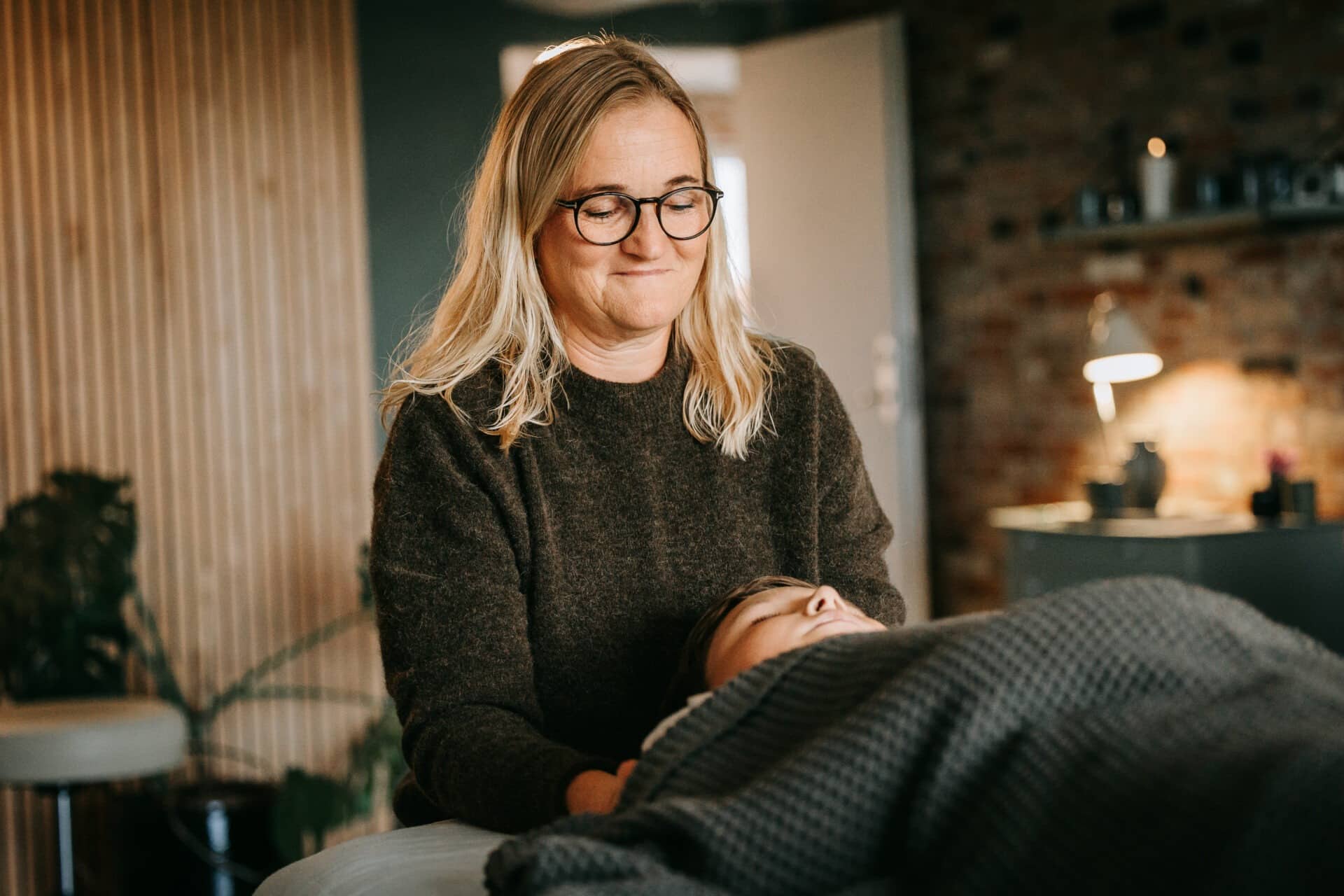 barn på 10 år får biodynamisk kranio-sakral terapi for søvnproblemer, uro i kroppen