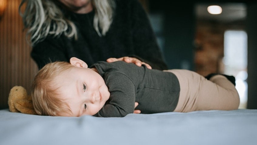 baby slapper af under behandlingen
