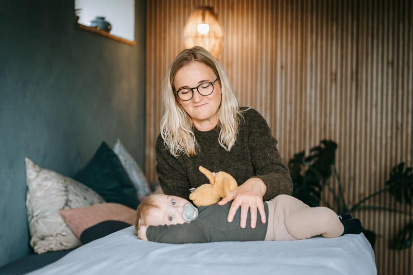 favoritside hvor baby helst kigger til en side får hjælp