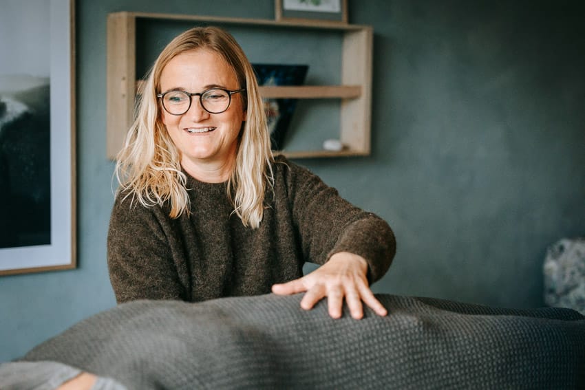 rygsmerter behandles på ryggen med biodynamisk kranio-sakral terapi